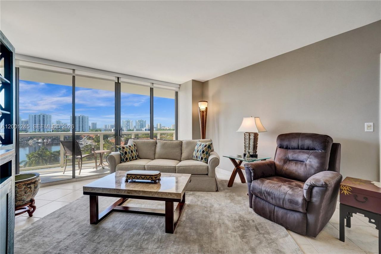 3600 Yacht Club Dr, Unit 904, Aventura, FL 33180 Photo