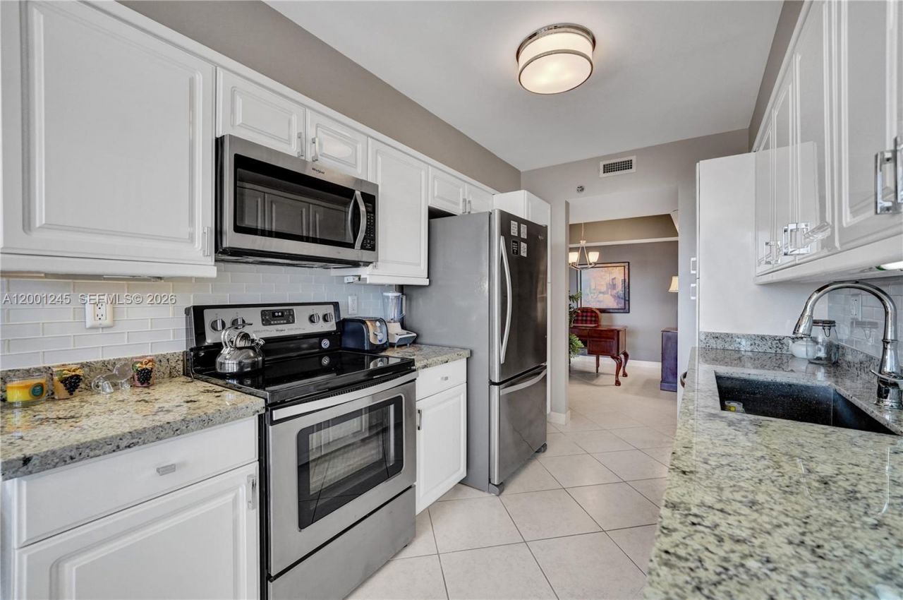 3600 Yacht Club Dr, Unit 904, Aventura, FL 33180 Photo