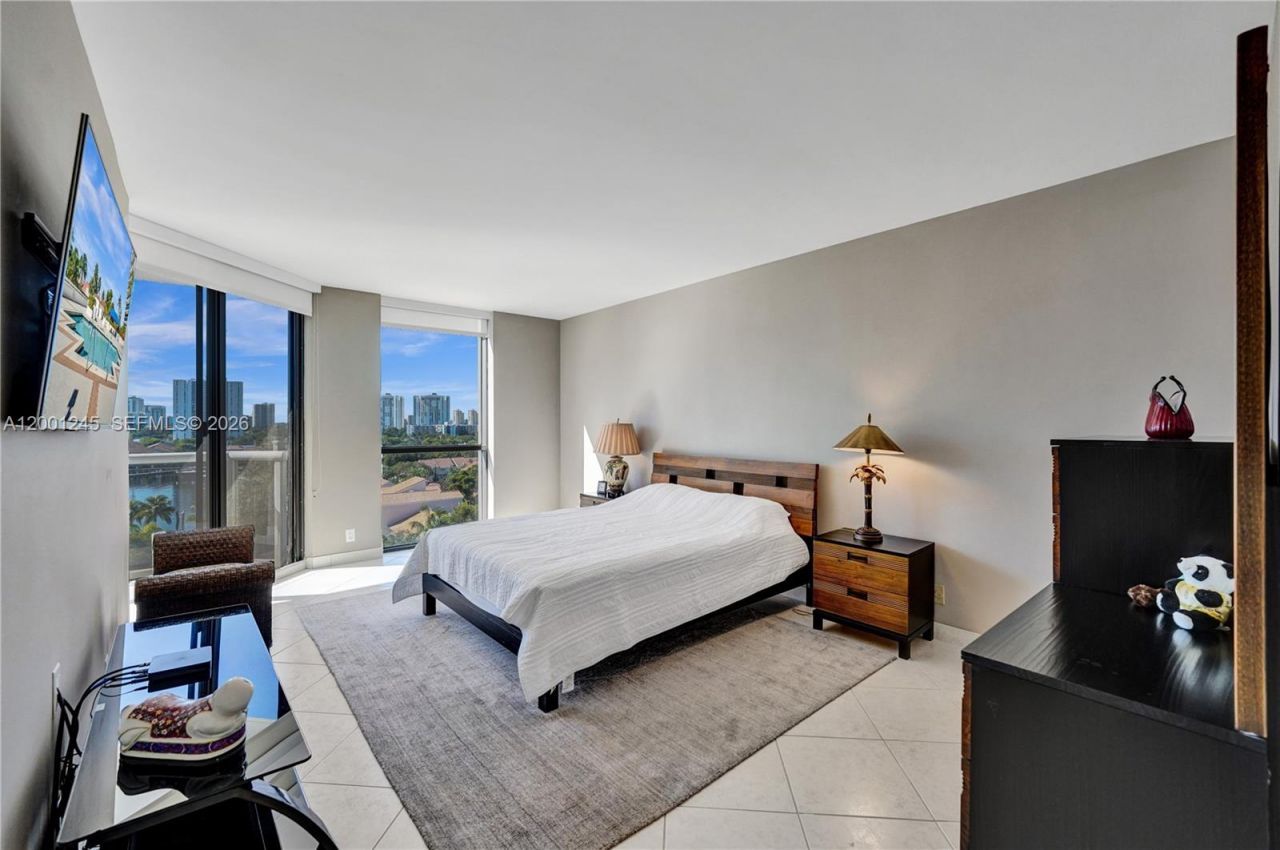 3600 Yacht Club Dr, Unit 904, Aventura, FL 33180 Photo