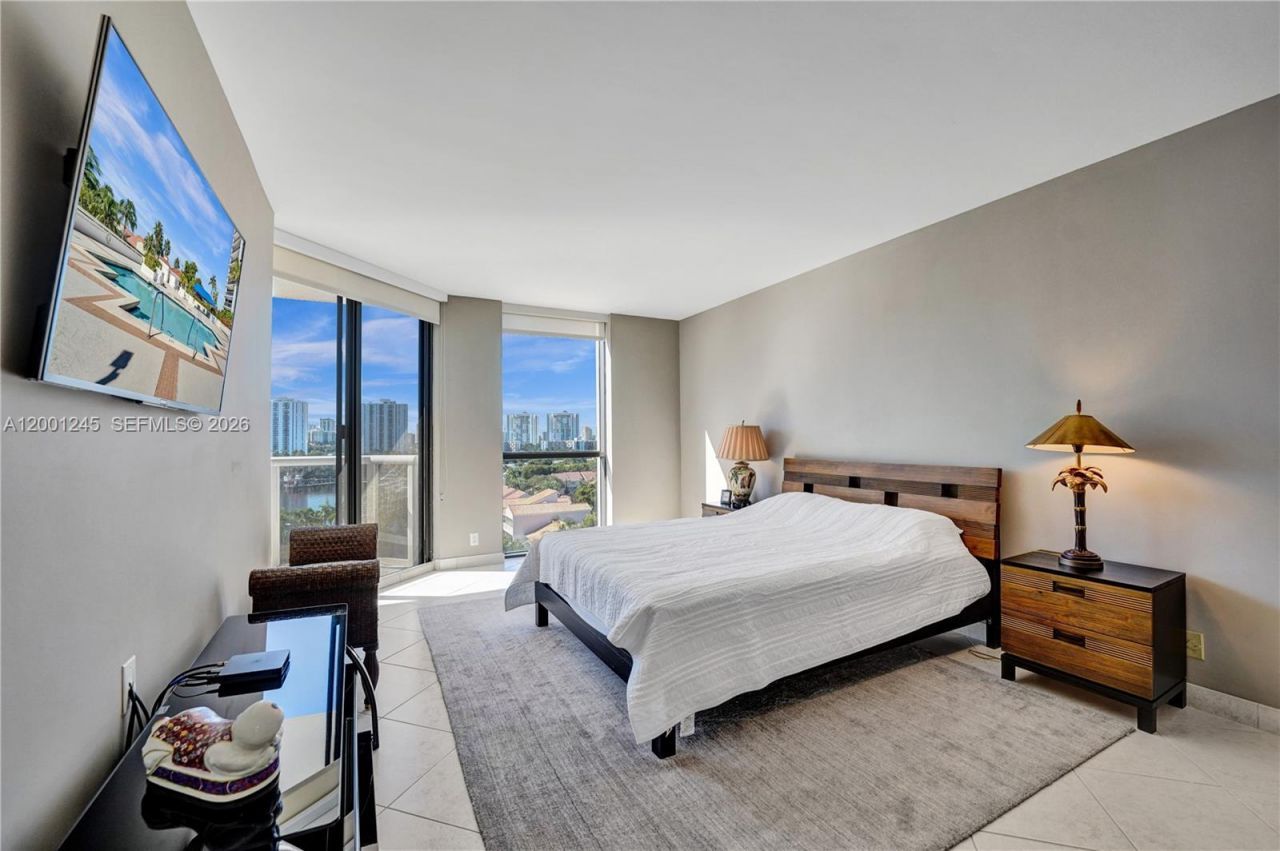 3600 Yacht Club Dr, Unit 904, Aventura, FL 33180 Photo