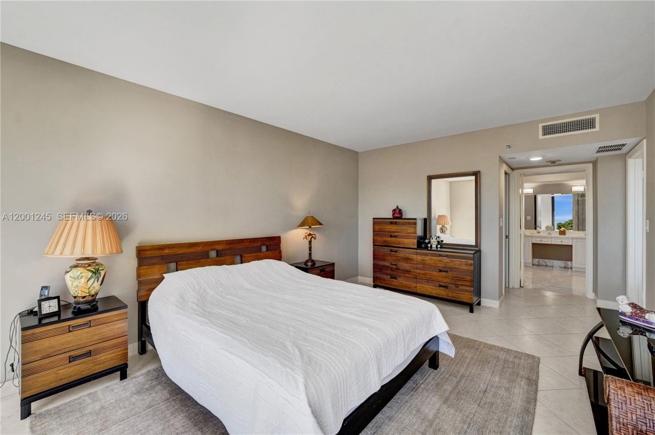 3600 Yacht Club Dr, Unit 904, Aventura, FL 33180 Photo