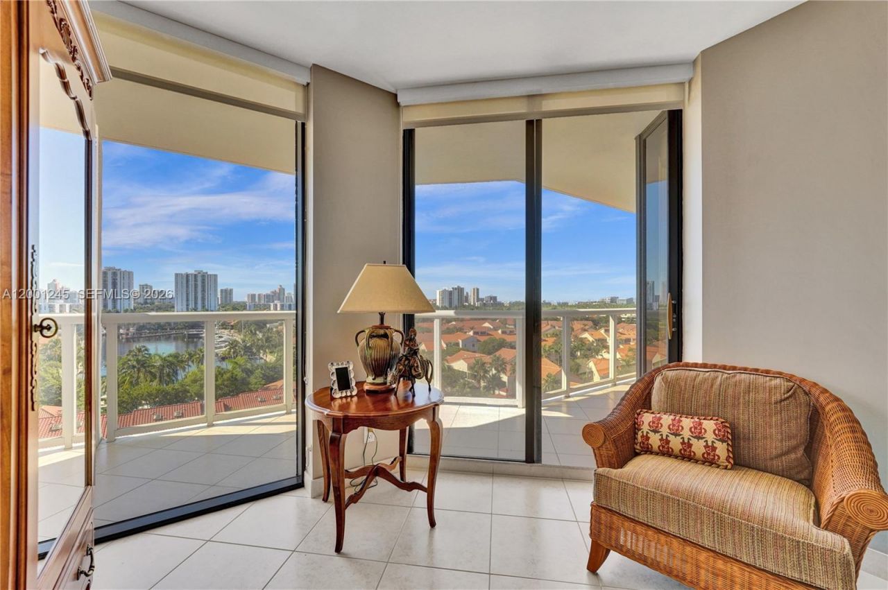 3600 Yacht Club Dr, Unit 904, Aventura, FL 33180 Photo