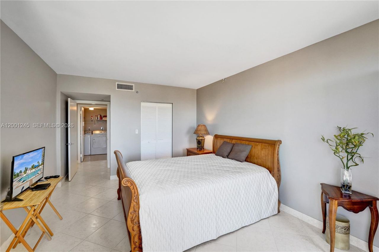 3600 Yacht Club Dr, Unit 904, Aventura, FL 33180 Photo