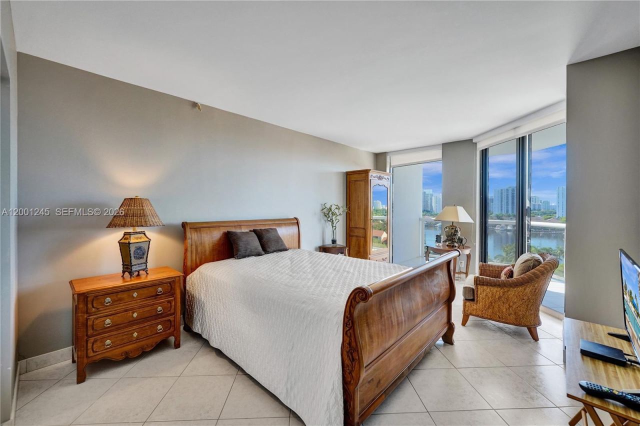 3600 Yacht Club Dr, Unit 904, Aventura, FL 33180 Photo