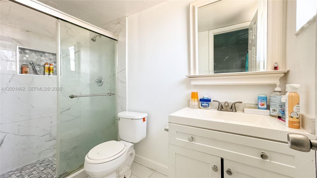 1060 Crystal Lake Dr, Unit 401, Deerfield Beach, FL 33064 Photo