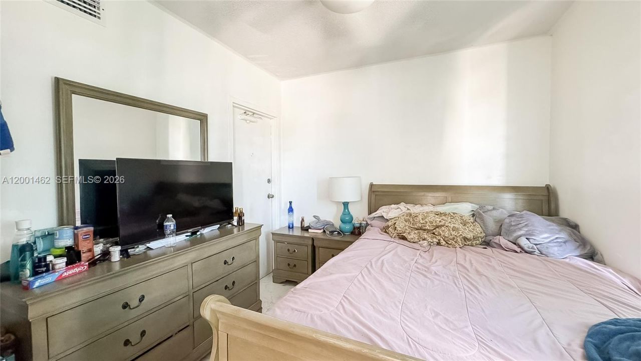 1060 Crystal Lake Dr, Unit 401, Deerfield Beach, FL 33064 Photo