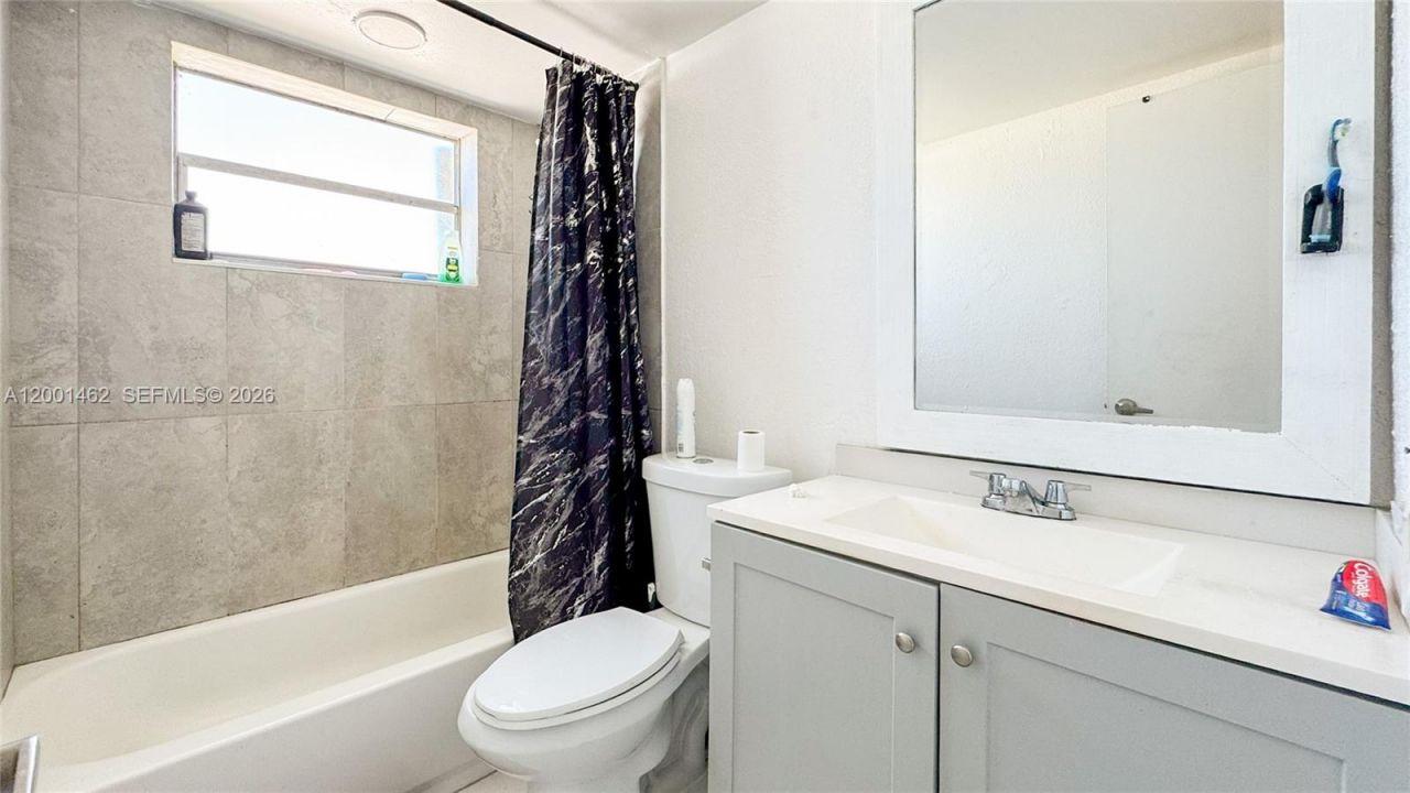 1060 Crystal Lake Dr, Unit 401, Deerfield Beach, FL 33064 Photo