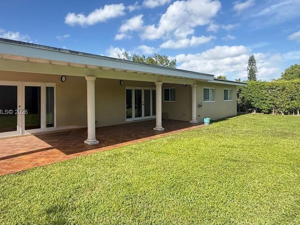 8820 SW 43rd Ter, Miami, FL 33165