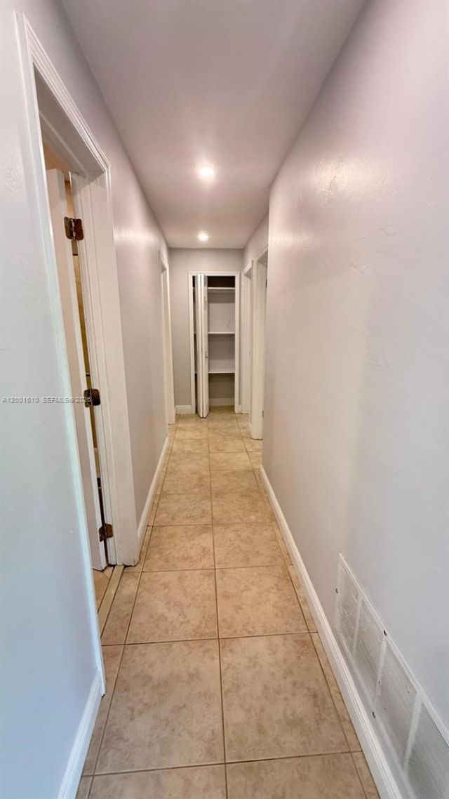 8820 SW 43rd Ter, Miami, FL 33165 Photo