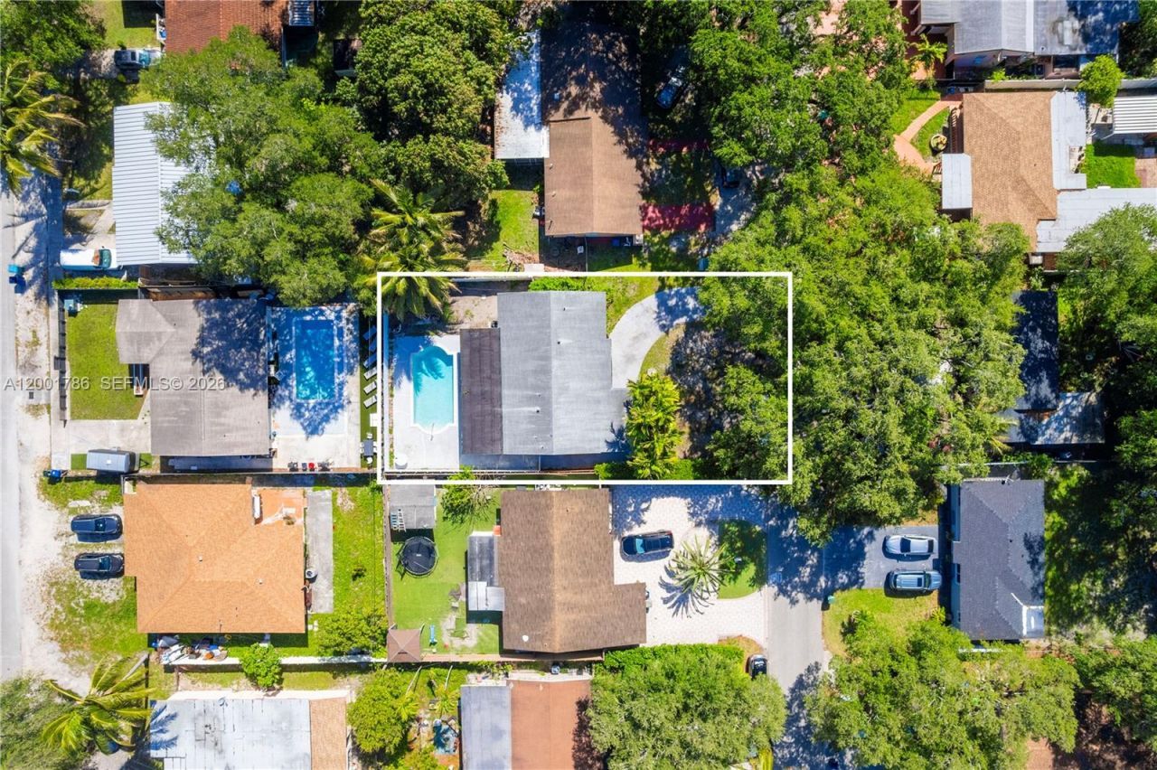 565 NE 160th Ter, Miami, FL 33162 Photo