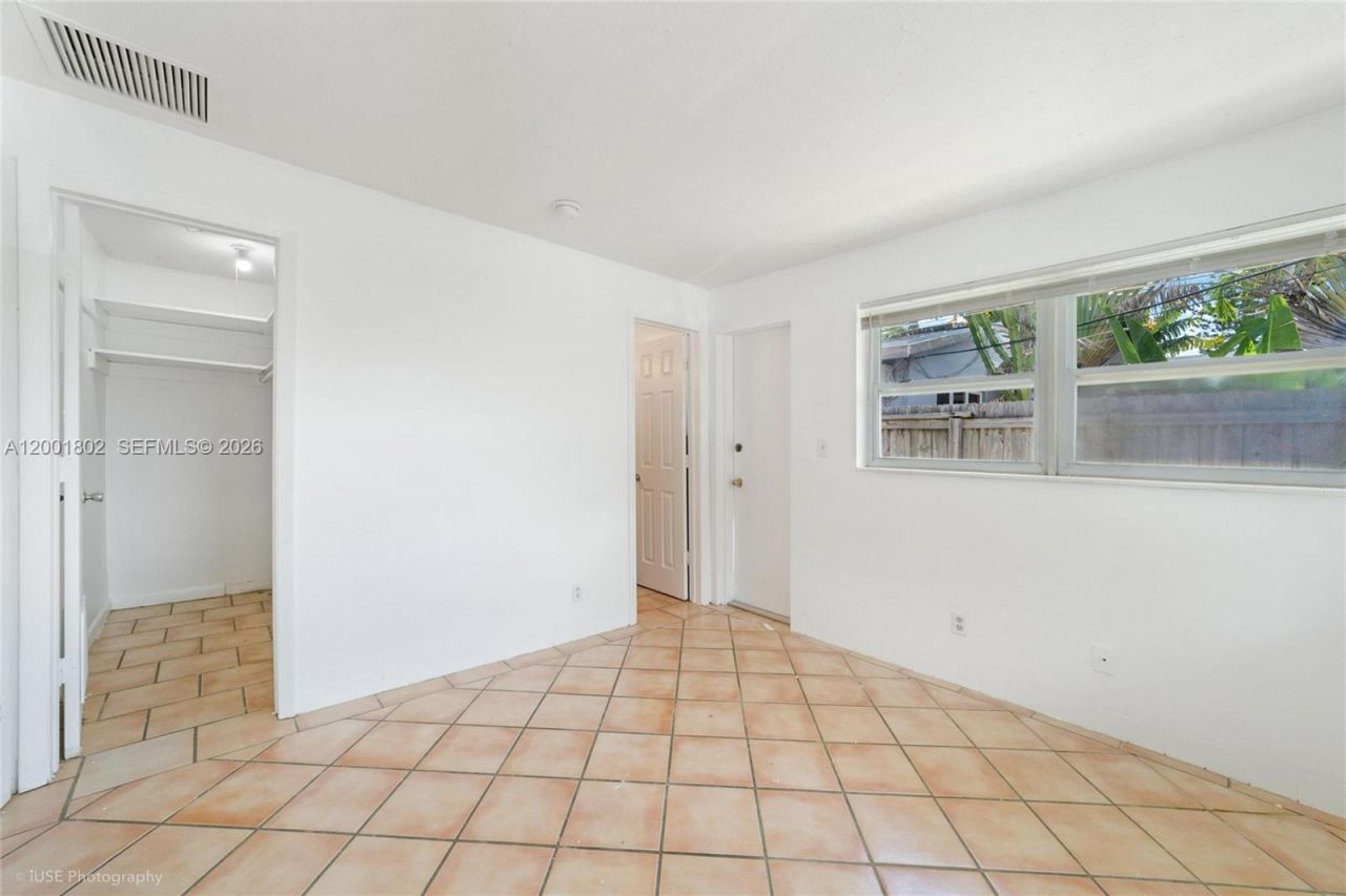 924 NE 17th Ter, Unit 1, Fort Lauderdale, FL 33304 Photo