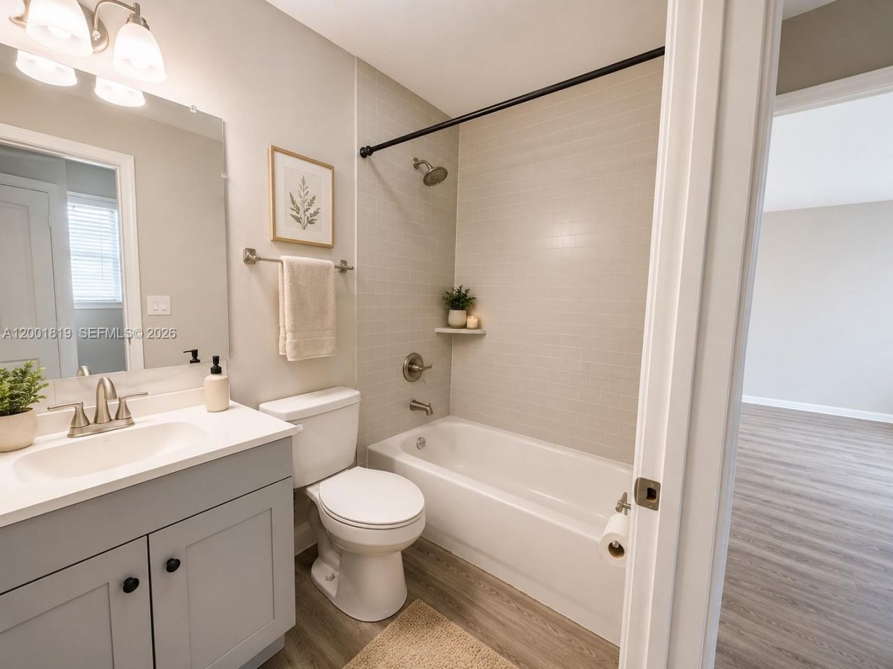 313 Country Club Oval, Unit 11, Daytona, FL 32114 Photo