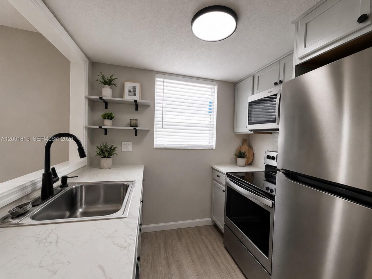 313 Country Club Oval, Unit 11, Daytona, FL 32114 Photo