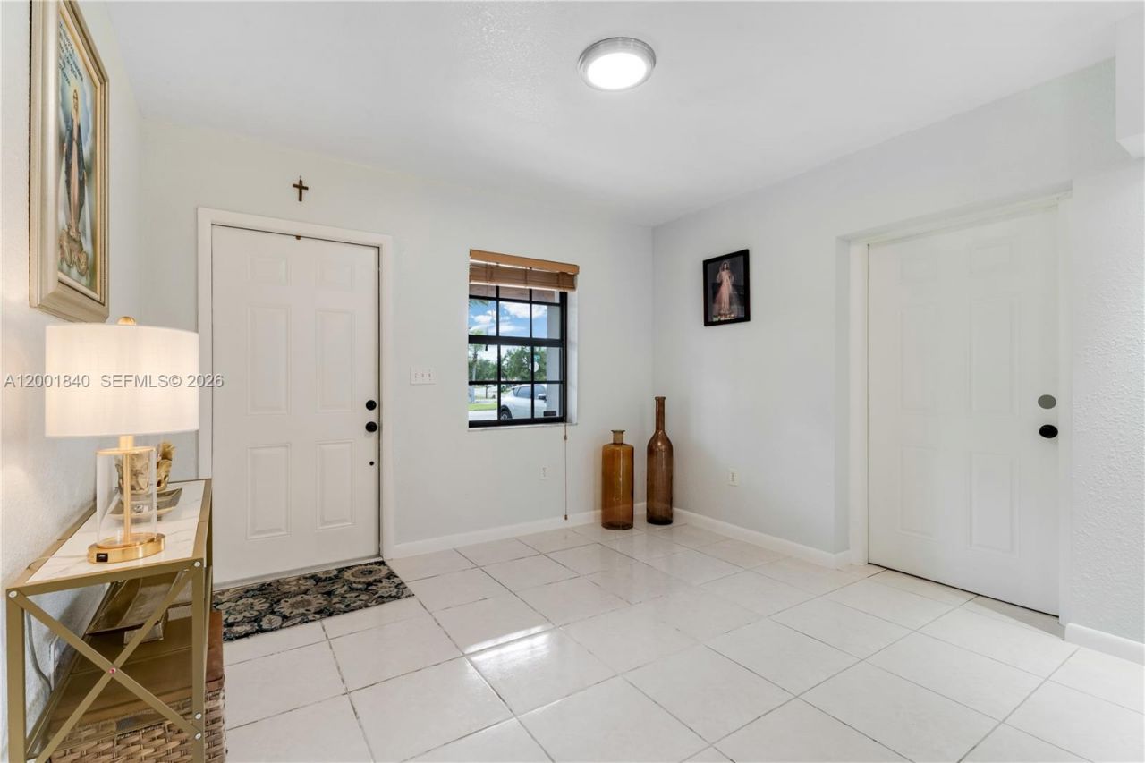 9771 Martinique Dr, Cutler Bay, FL 33189 Photo