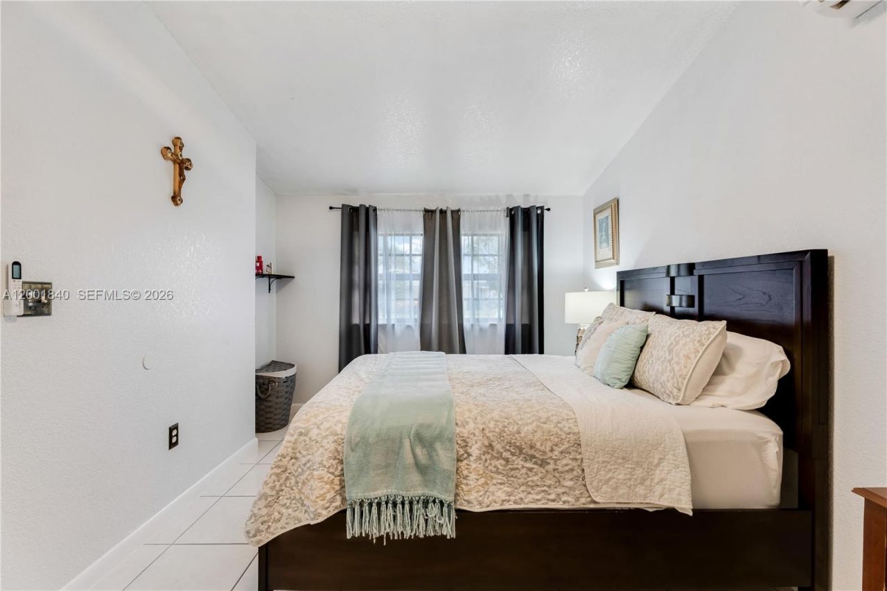 9771 Martinique Dr, Cutler Bay, FL 33189 Photo