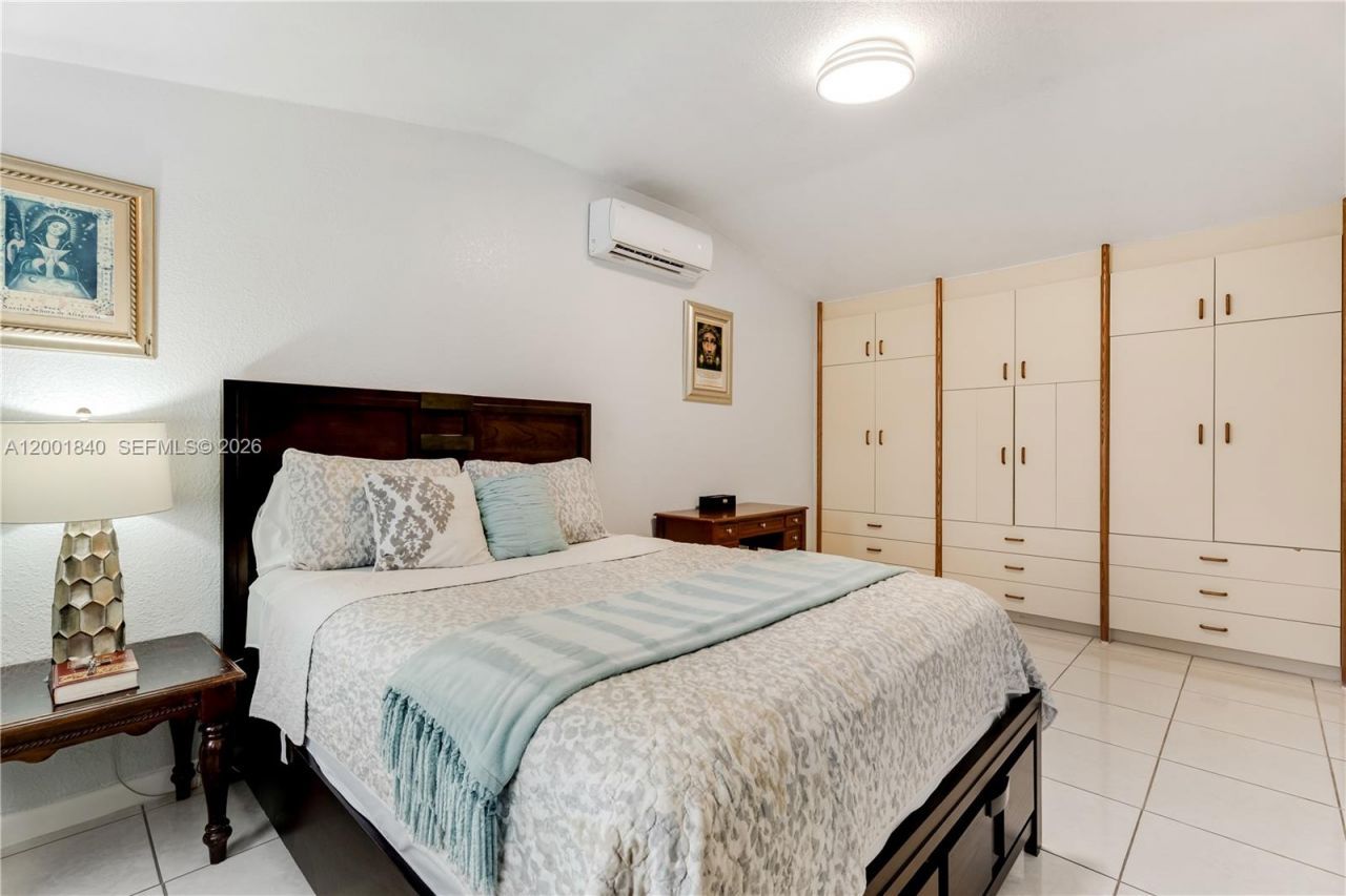 9771 Martinique Dr, Cutler Bay, FL 33189 Photo