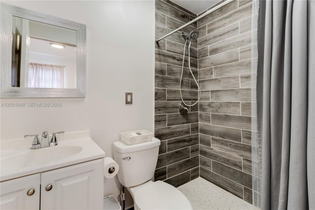 9771 Martinique Dr, Cutler Bay, FL 33189 Photo