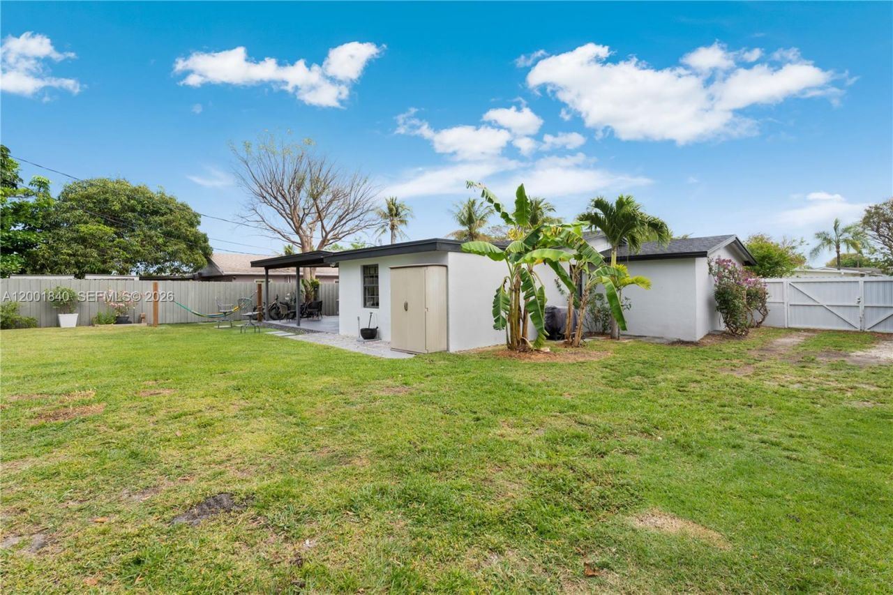 9771 Martinique Dr, Cutler Bay, FL 33189 Photo