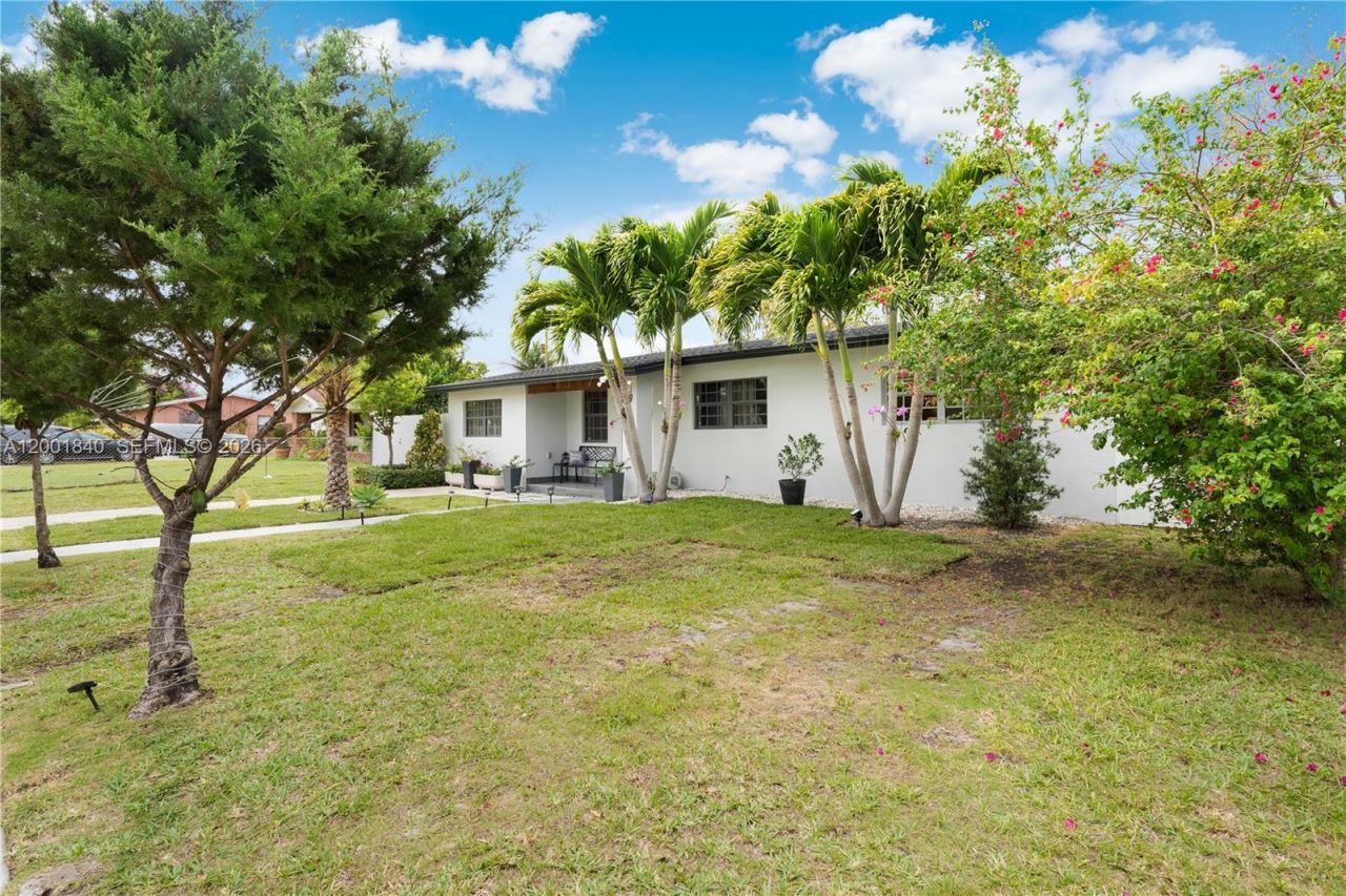 9771 Martinique Dr, Cutler Bay, FL 33189 Photo