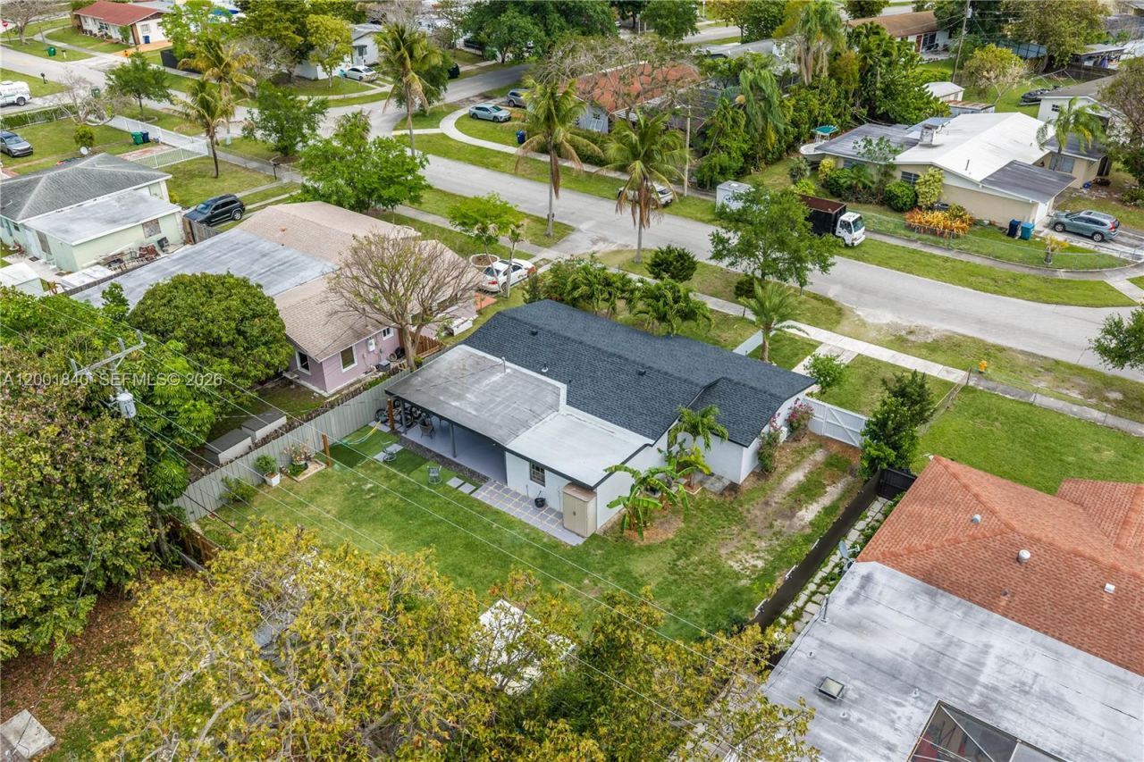 9771 Martinique Dr, Cutler Bay, FL 33189 Photo