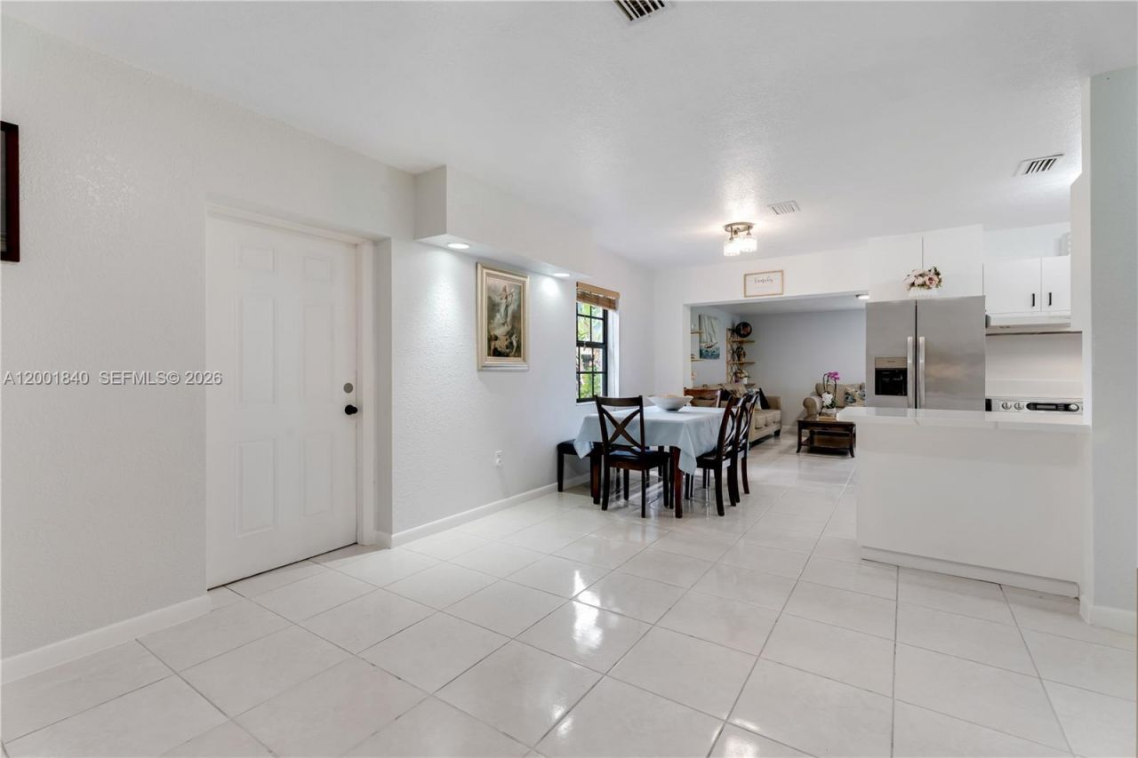 9771 Martinique Dr, Cutler Bay, FL 33189 Photo