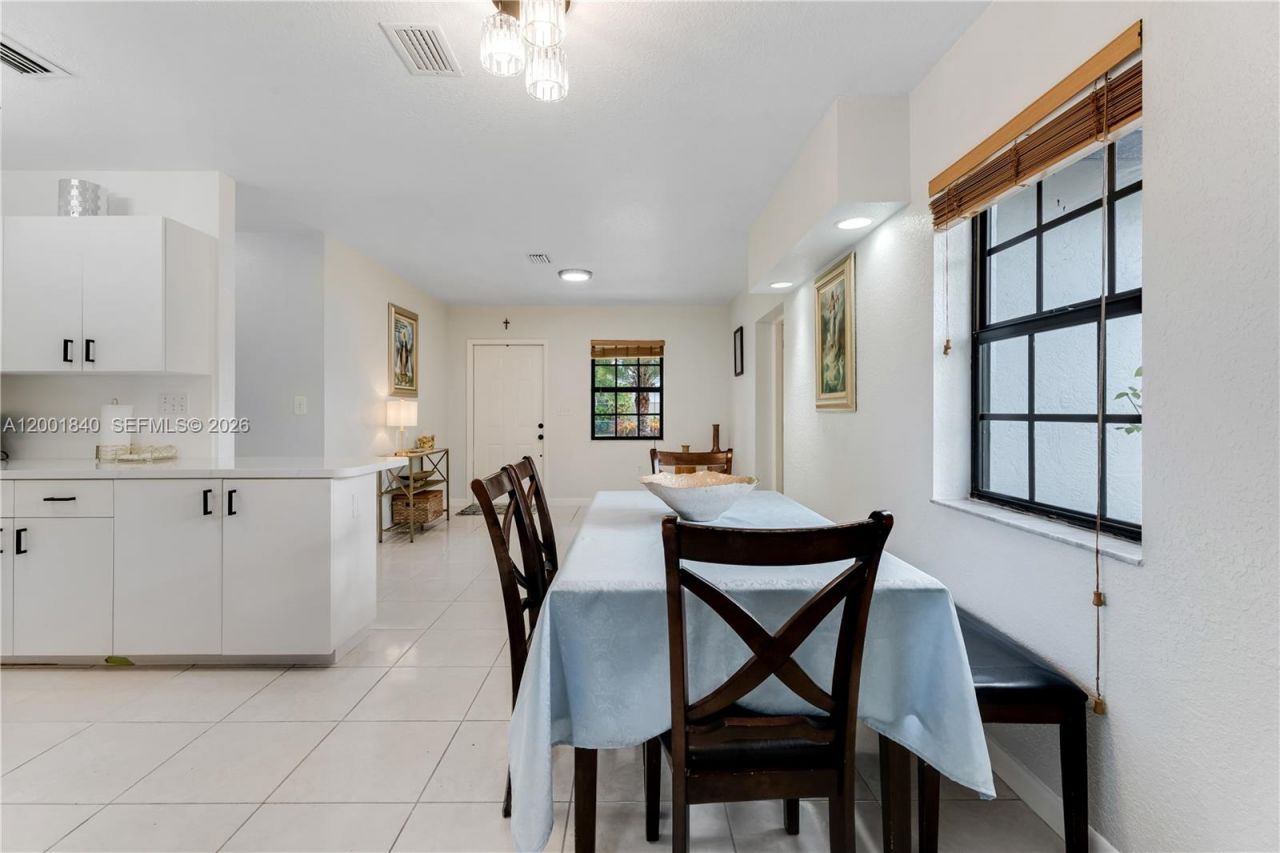 9771 Martinique Dr, Cutler Bay, FL 33189 Photo