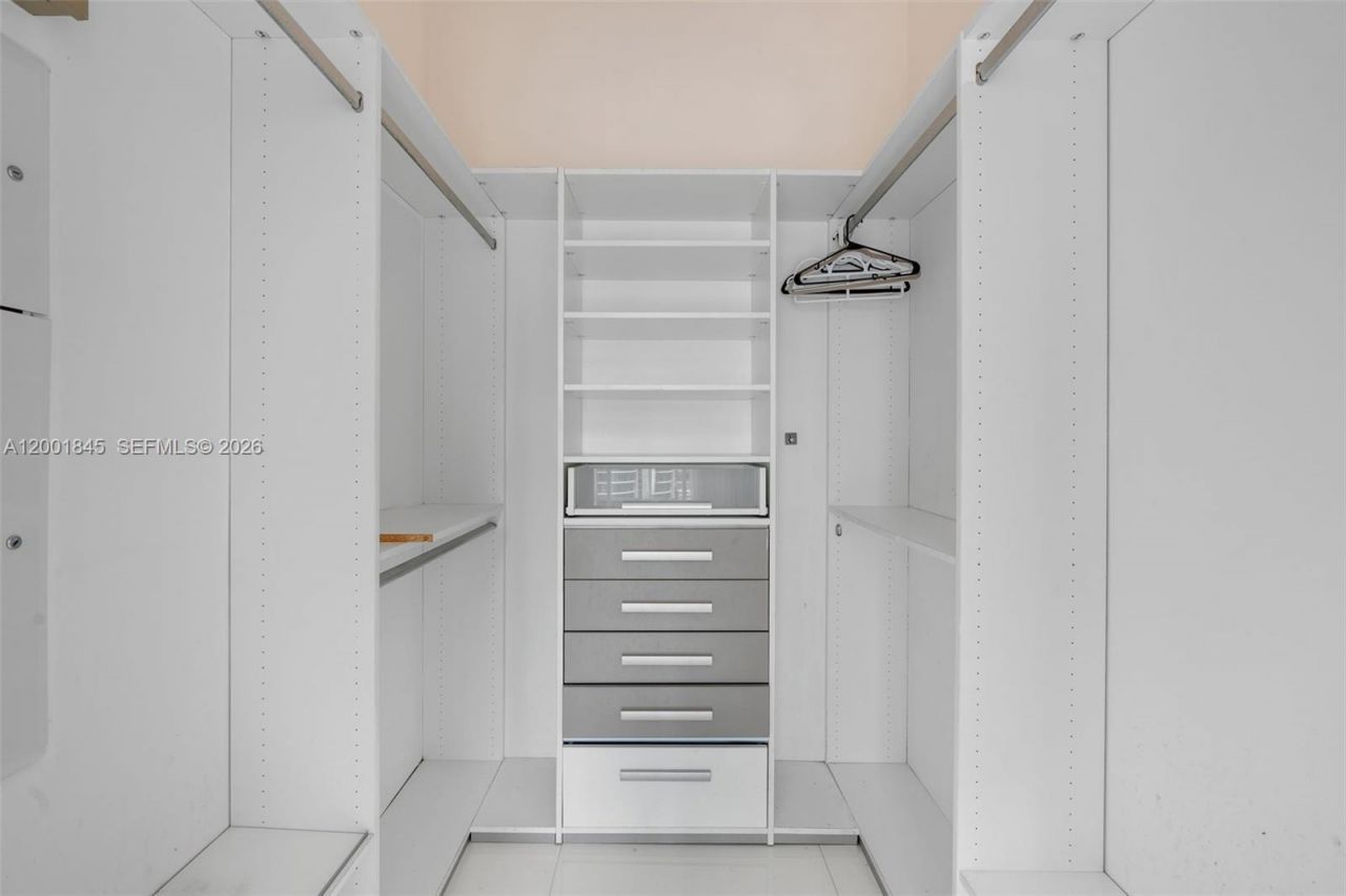 475 Brickell Ave, Unit 2812, Miami, FL 33131 Photo