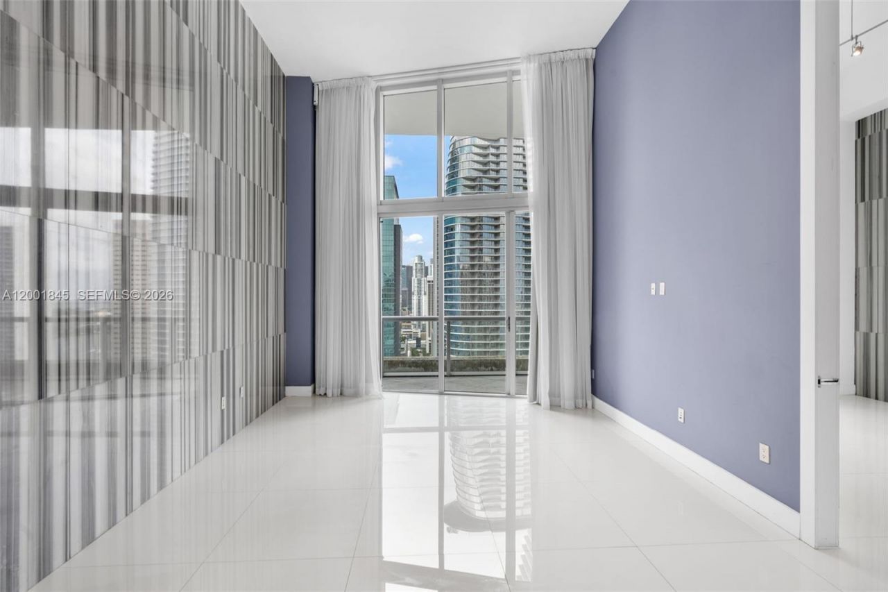 475 Brickell Ave, Unit 2812, Miami, FL 33131 Photo