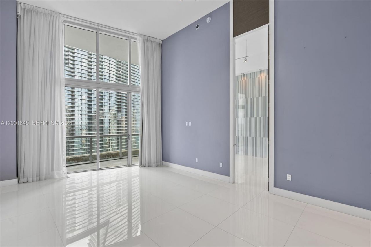 475 Brickell Ave, Unit 2812, Miami, FL 33131 Photo