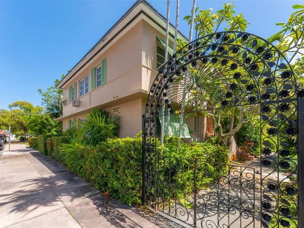 28 Almeria Ave , Unit 4, Coral Gables, FL 33134