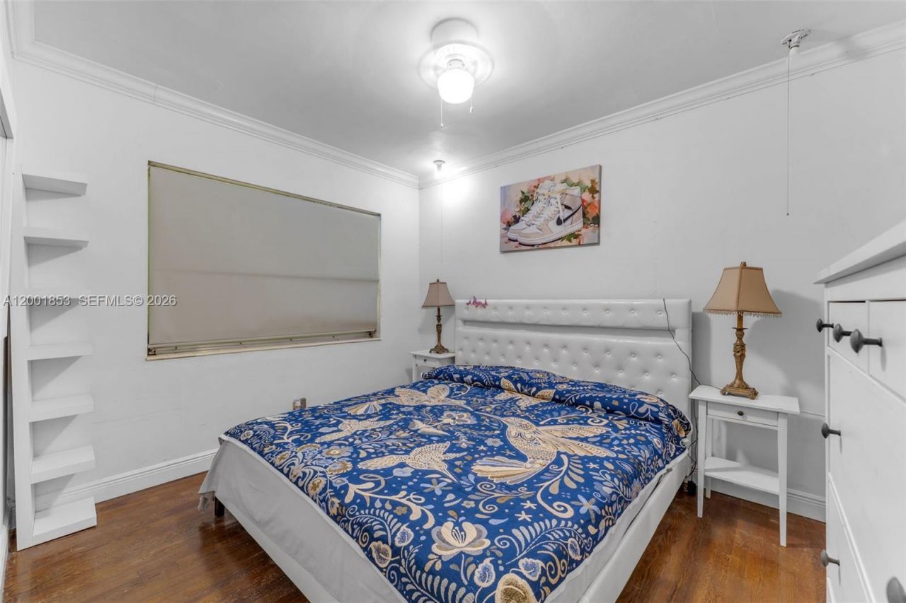 28 Almeria Ave, Unit 4, Coral Gables, FL 33134 Photo