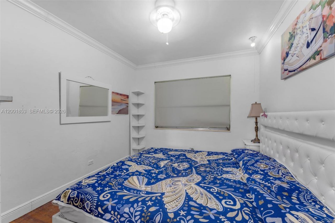 28 Almeria Ave, Unit 4, Coral Gables, FL 33134 Photo