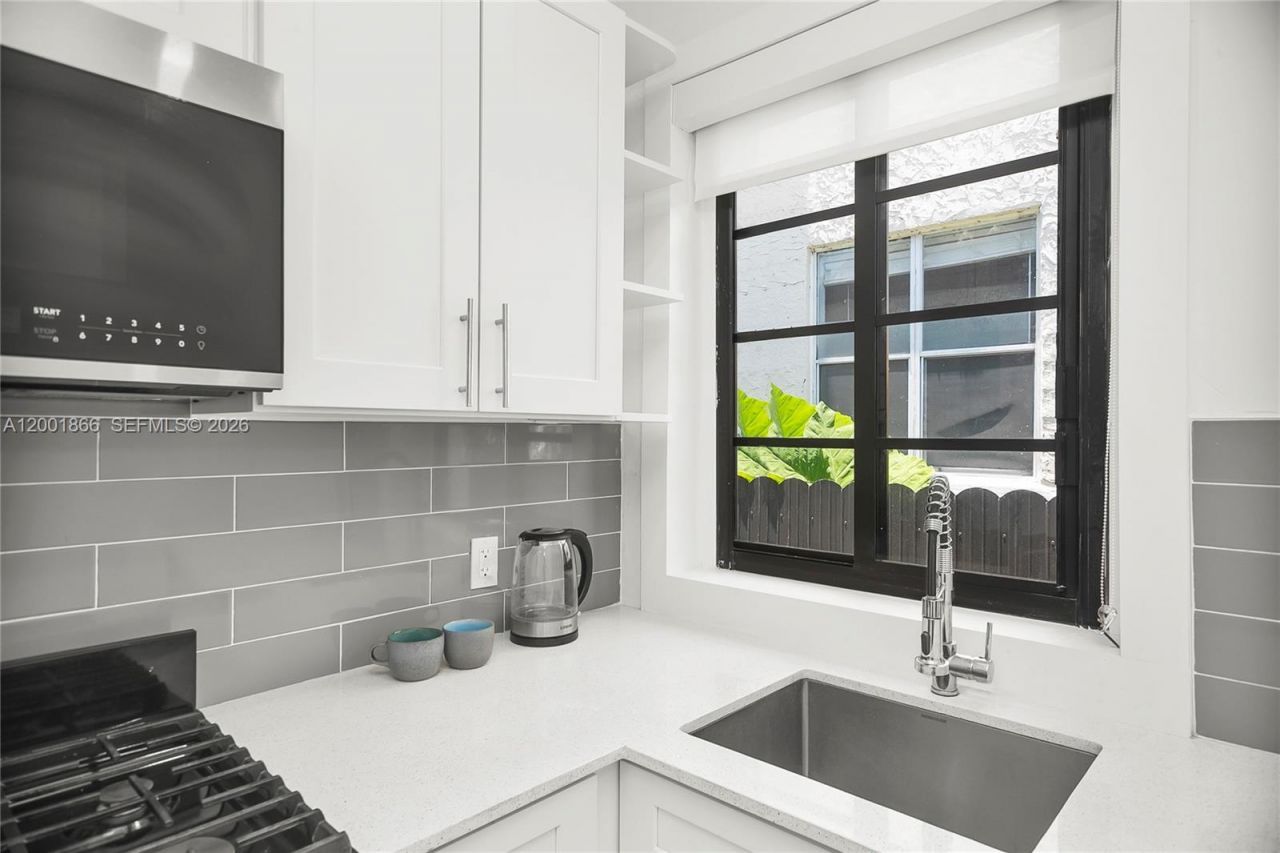 733 Michigan Ave, Unit 5, Miami Beach, FL 33139 Photo