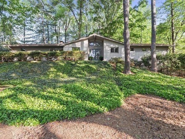 1096 Oxford Crescent NE, Atlanta, GA 30319