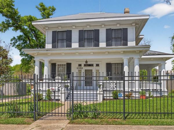 1038 College Street, Shreveport, LA 71104