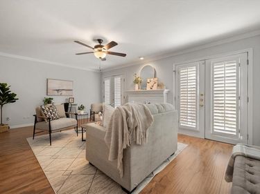 1229 Roaring Springs Road, Fort Worth, TX 76114