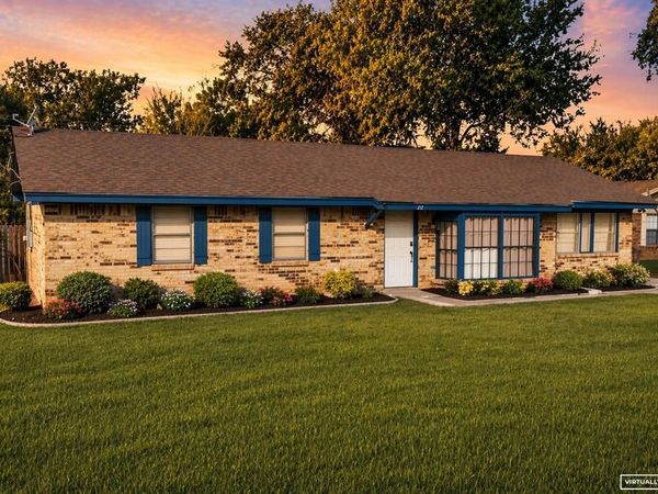 212 Mountain View Drive, Azle, TX 76020