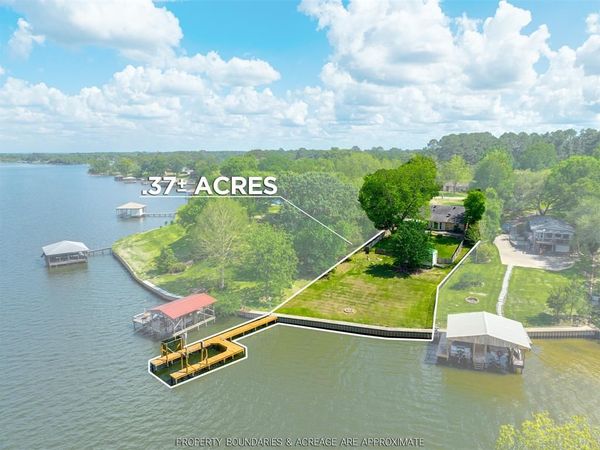 23340 Three Points Drive, Frankston, TX 75763