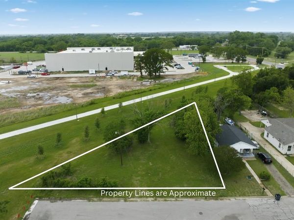 1200 State Street, Waco, TX 76704