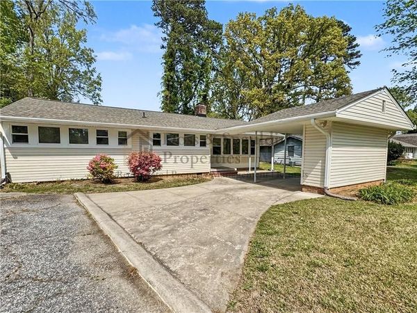 2210 Friendly Avenue, Greensboro, NC 27403
