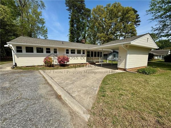 2210 Friendly Avenue , Greensboro, NC 27403