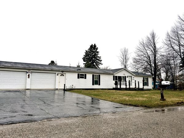 305 Cedar Street, Cheboygan, MI 49721