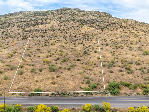 7xx E Circle Mountain Road, Unit -, New River, AZ 85087