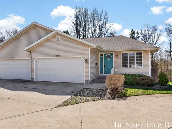 17101 Grandview Drive, Spring Lake, MI 49456