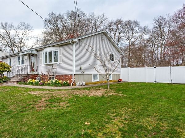 278 W Mccabe St, Dartmouth, MA 02747