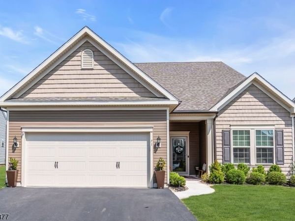 71 Sullivan Road, Raritan, NJ 08822