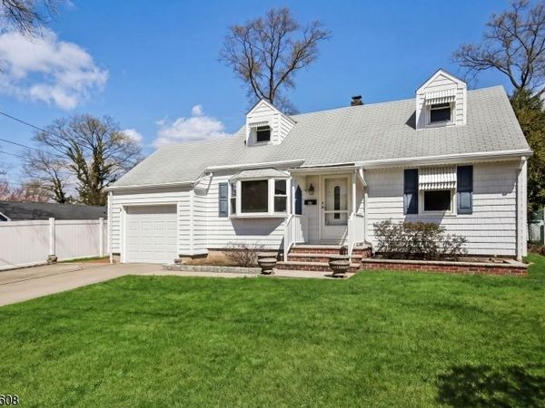 44 Colonia Pl, Woodbridge, NJ 07067