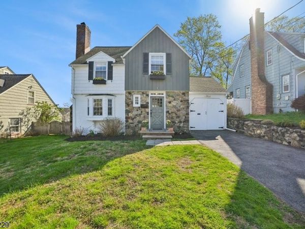 44 Pine St, West Orange, NJ 07052