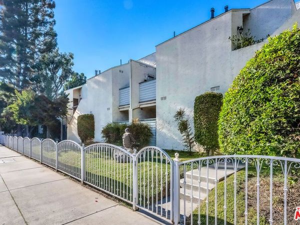 18411 Hatteras Street, Unit 114, Tarzana, CA 91356