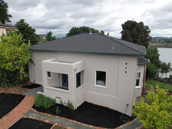 444 Edwards St, Crockett, CA 94525